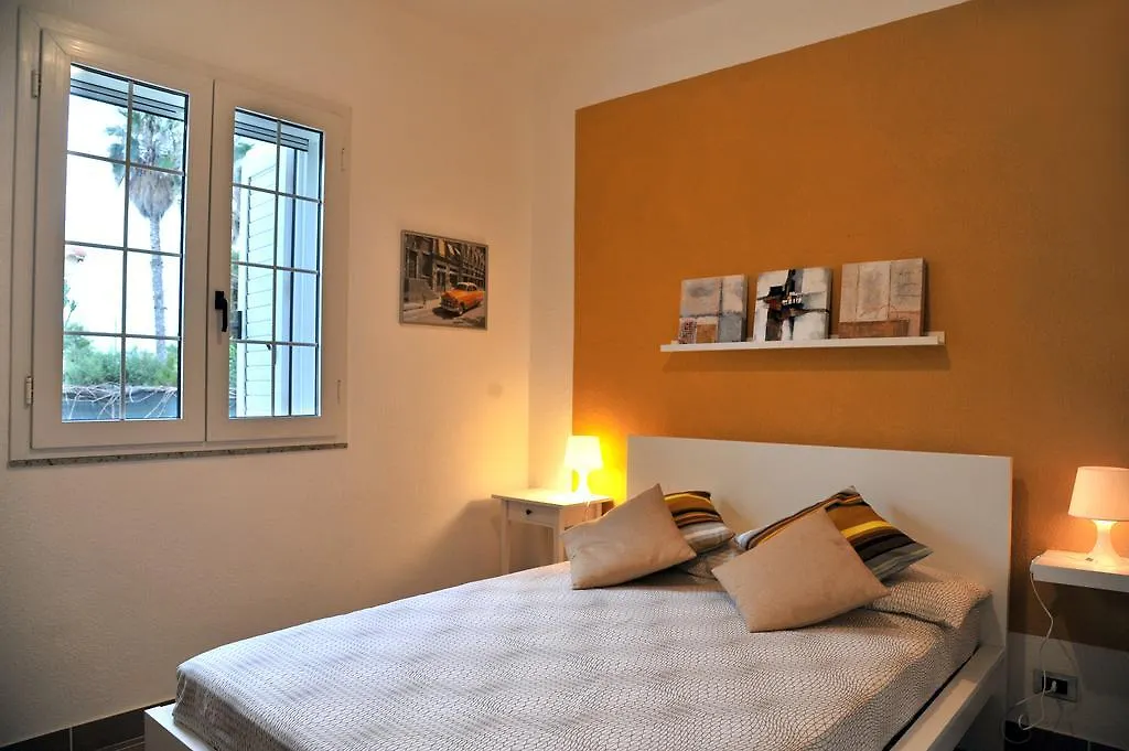 Cala Bernardo Apartment Calabernardo 0*,  Italia